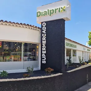 Perfectly Located With Pool , Playa de las Américas España